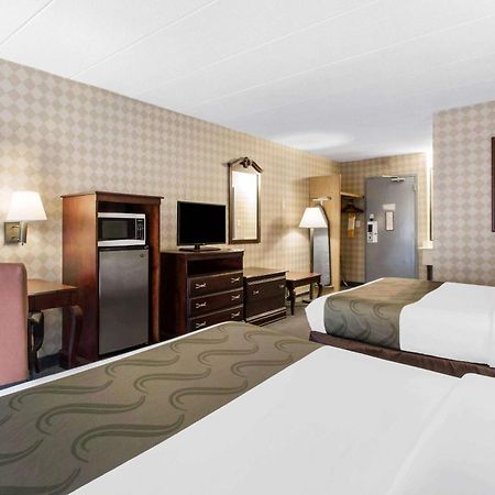 Quality Inn West Springfield Bagian luar foto