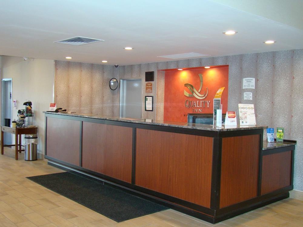 Quality Inn West Springfield Bagian luar foto