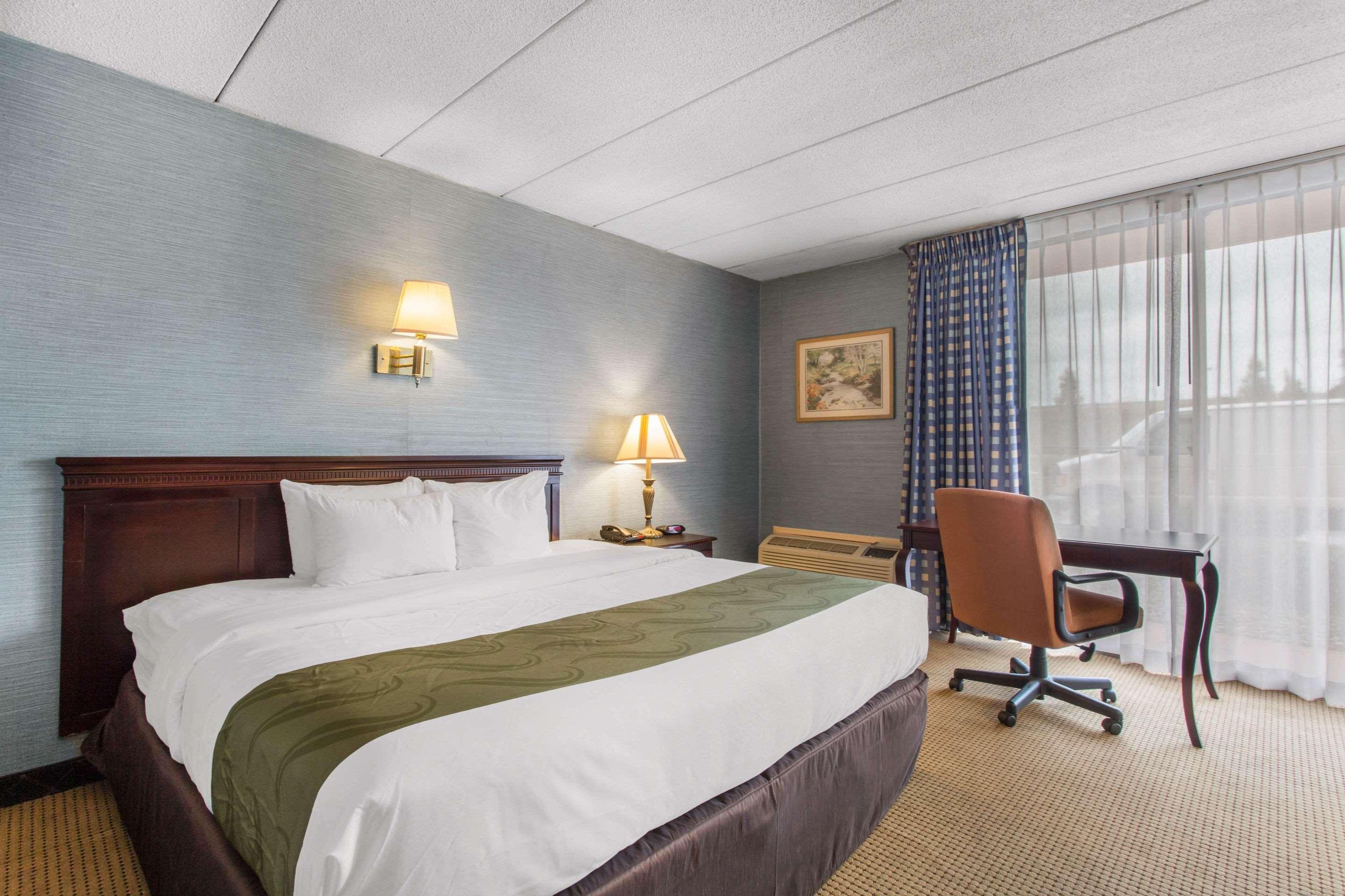 Quality Inn West Springfield Bagian luar foto