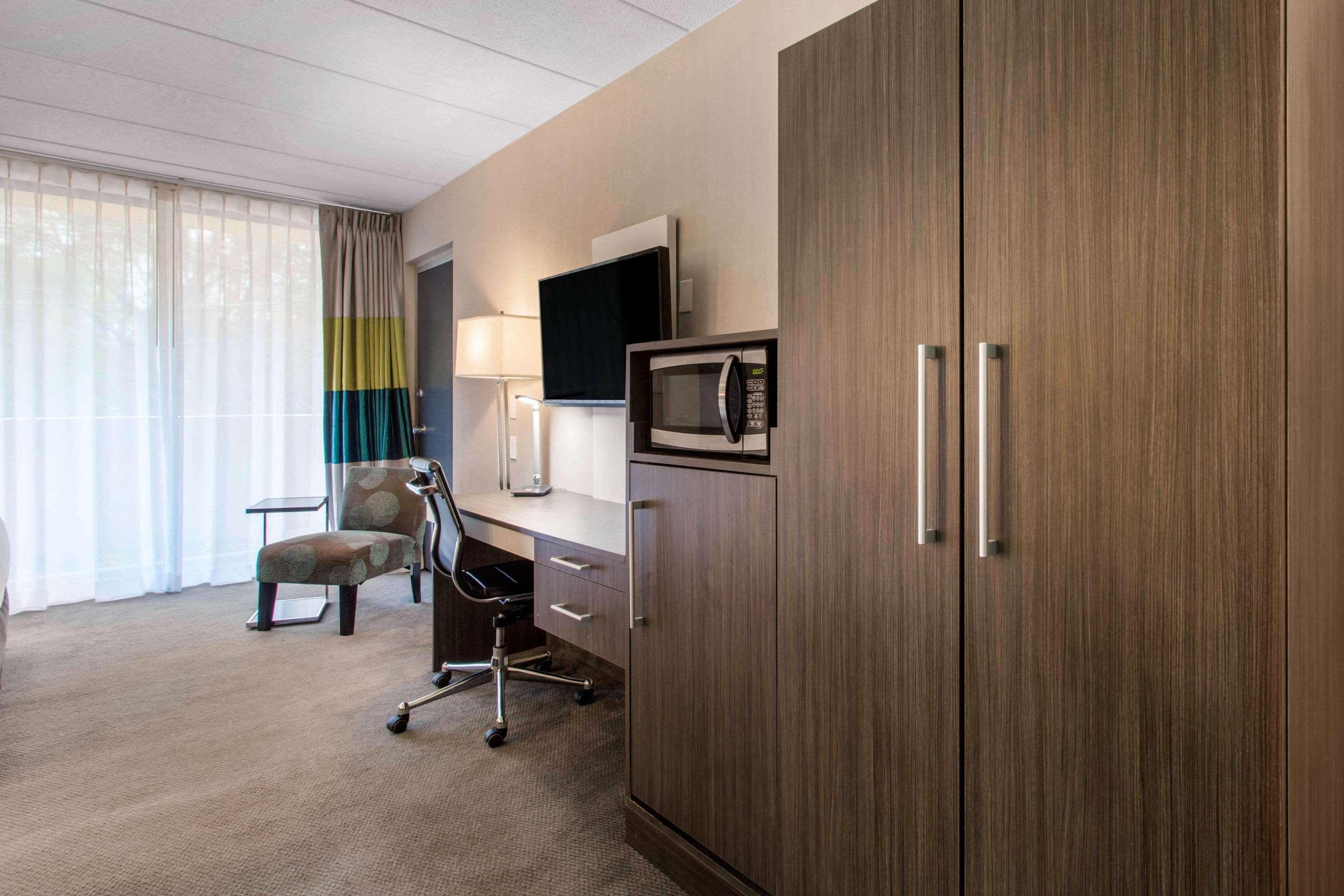 Quality Inn West Springfield Bagian luar foto