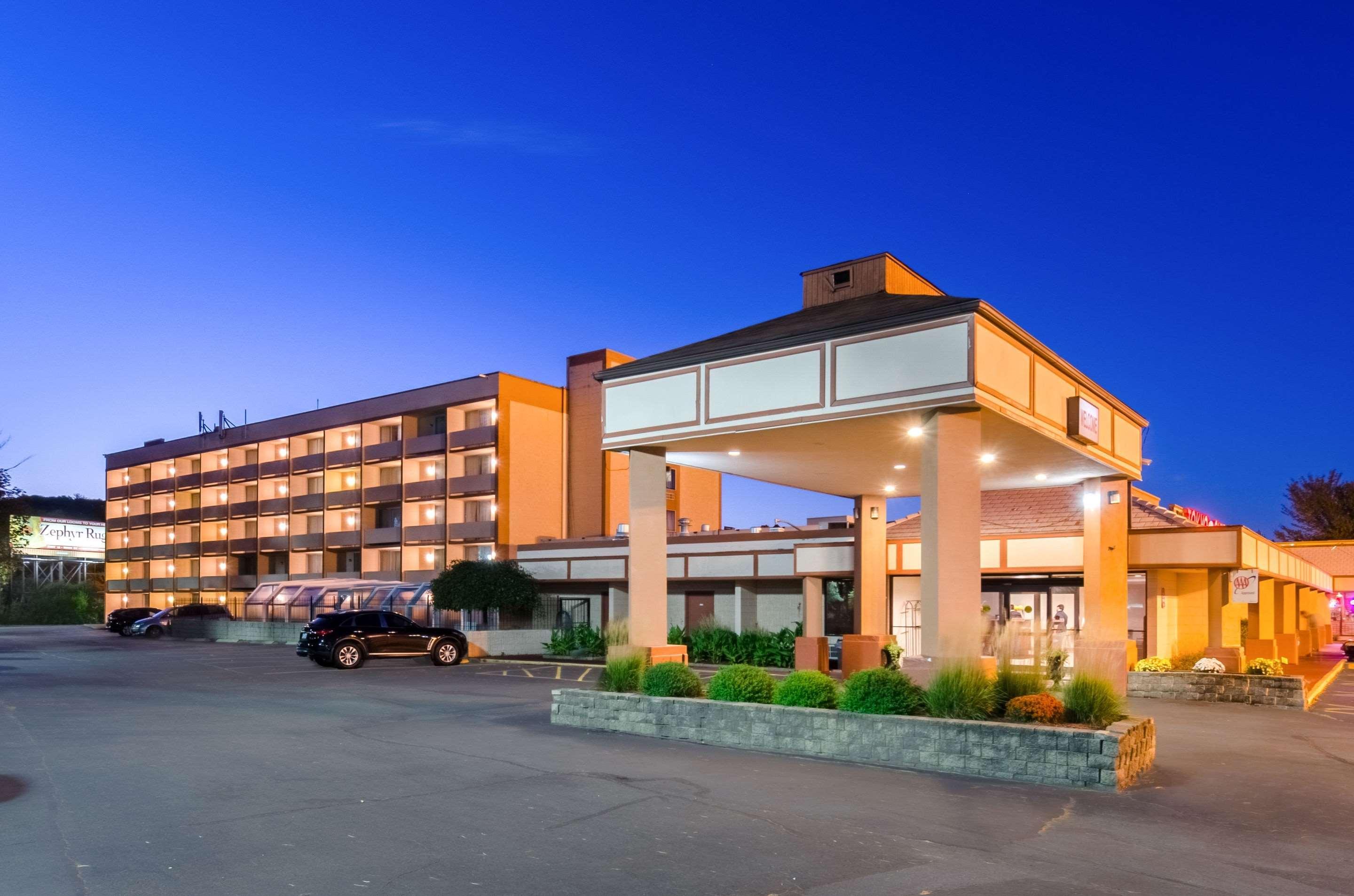 Quality Inn West Springfield Bagian luar foto