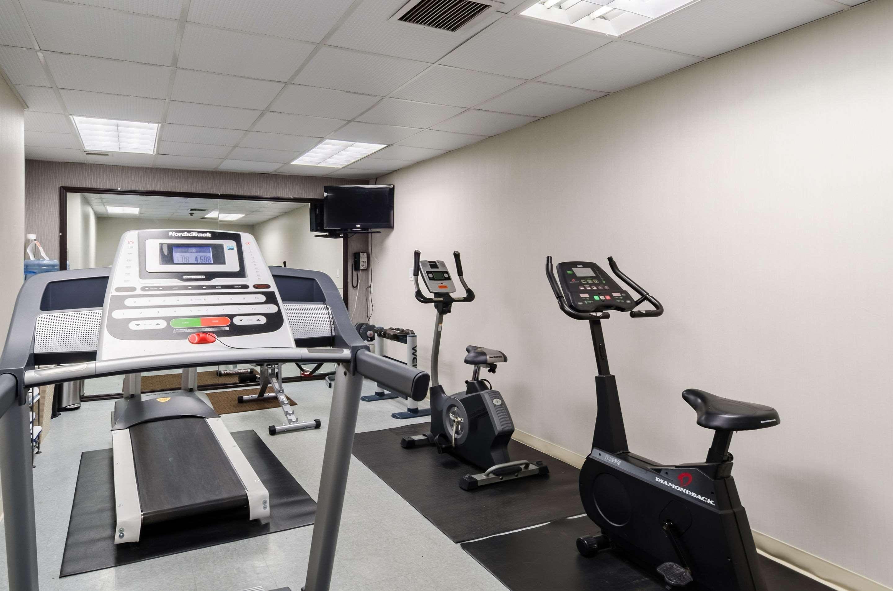 Quality Inn West Springfield Bagian luar foto