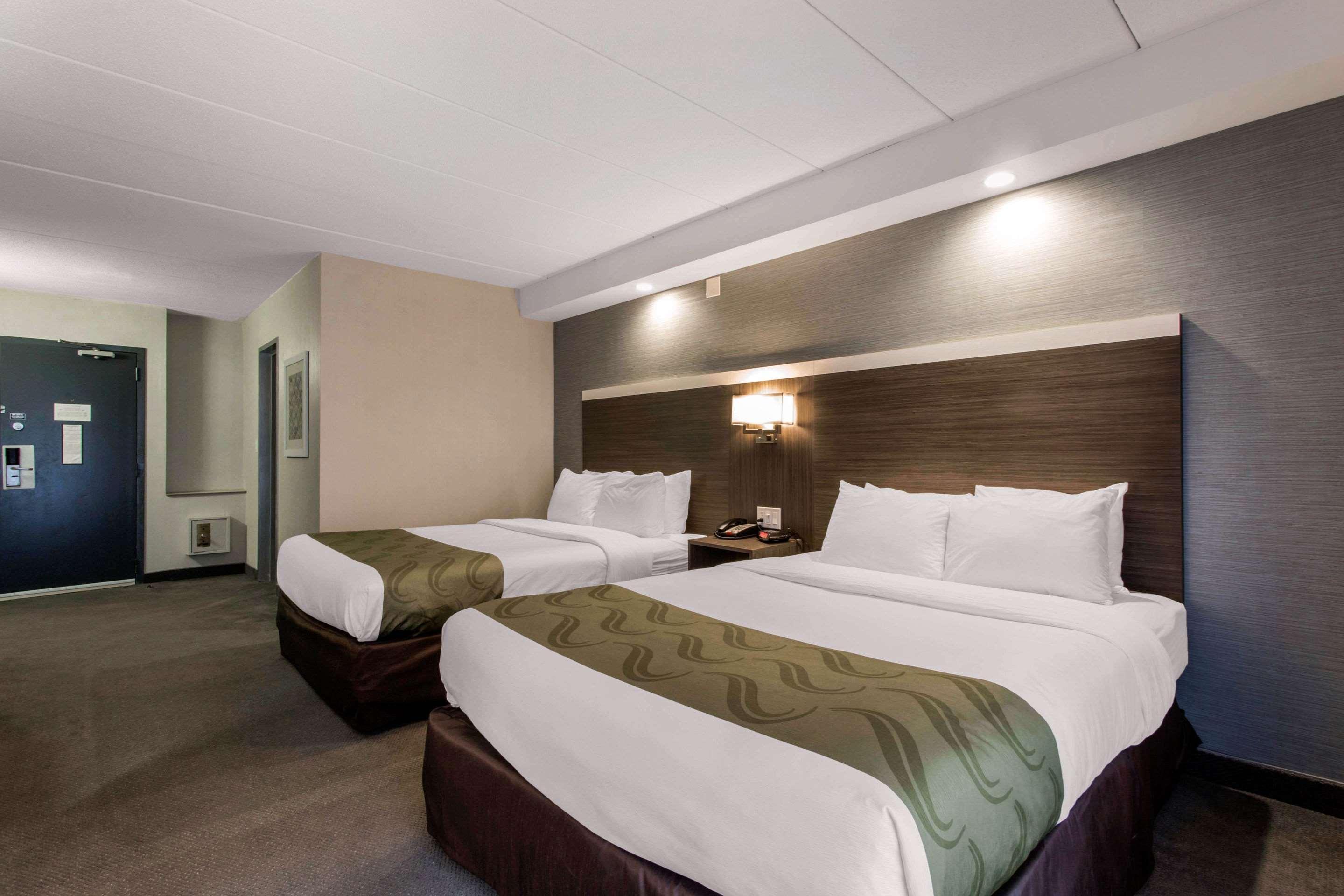 Quality Inn West Springfield Bagian luar foto