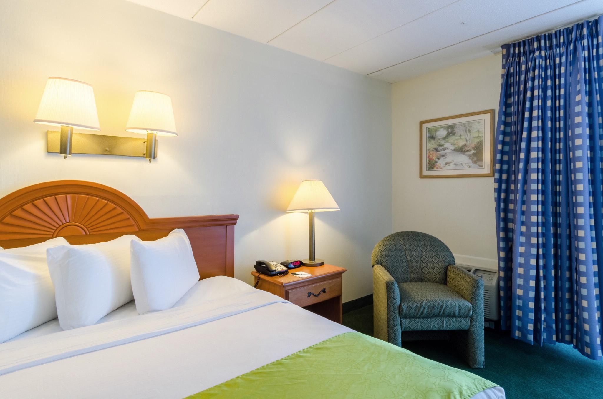 Quality Inn West Springfield Bagian luar foto