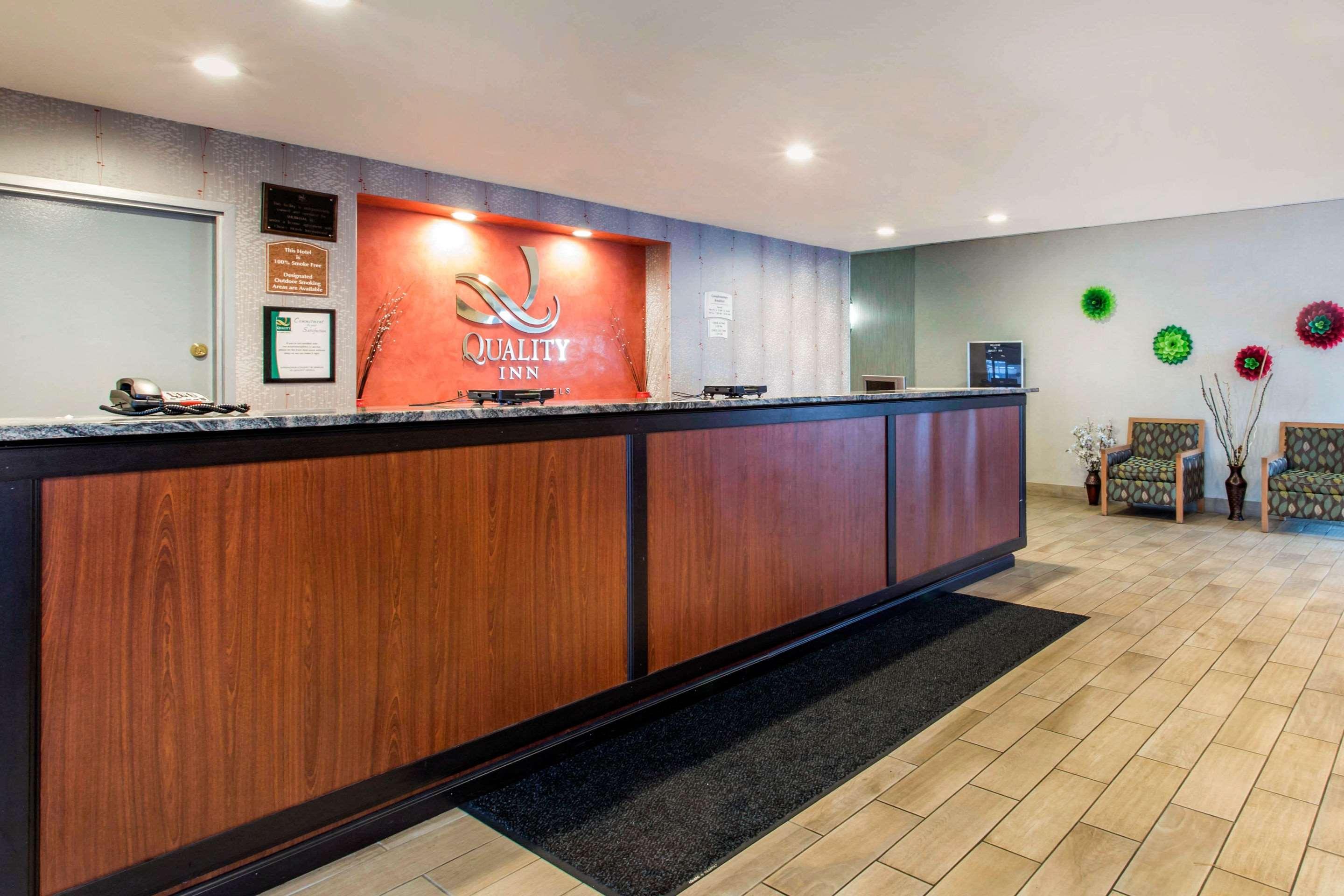 Quality Inn West Springfield Bagian luar foto
