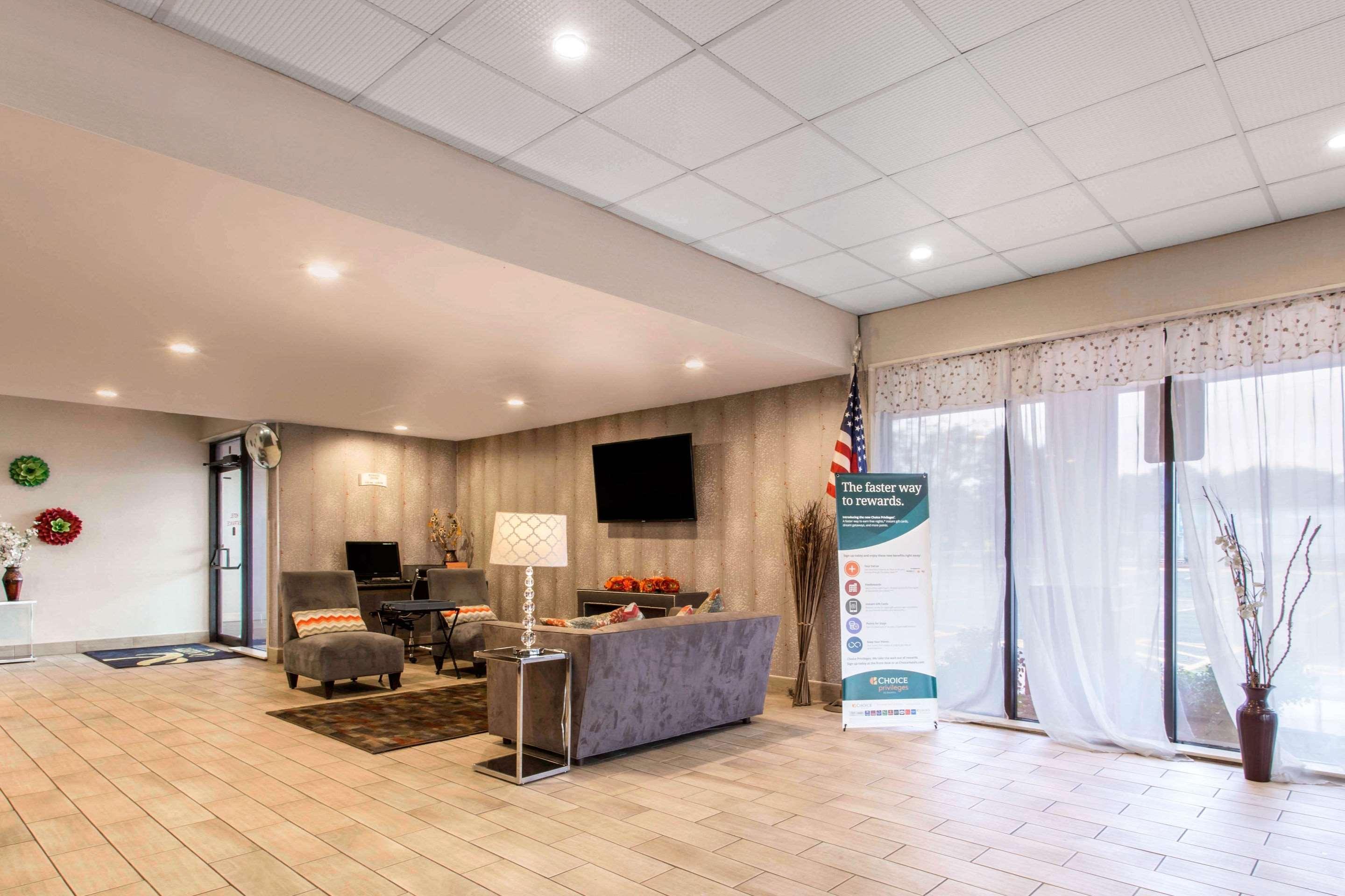 Quality Inn West Springfield Bagian luar foto
