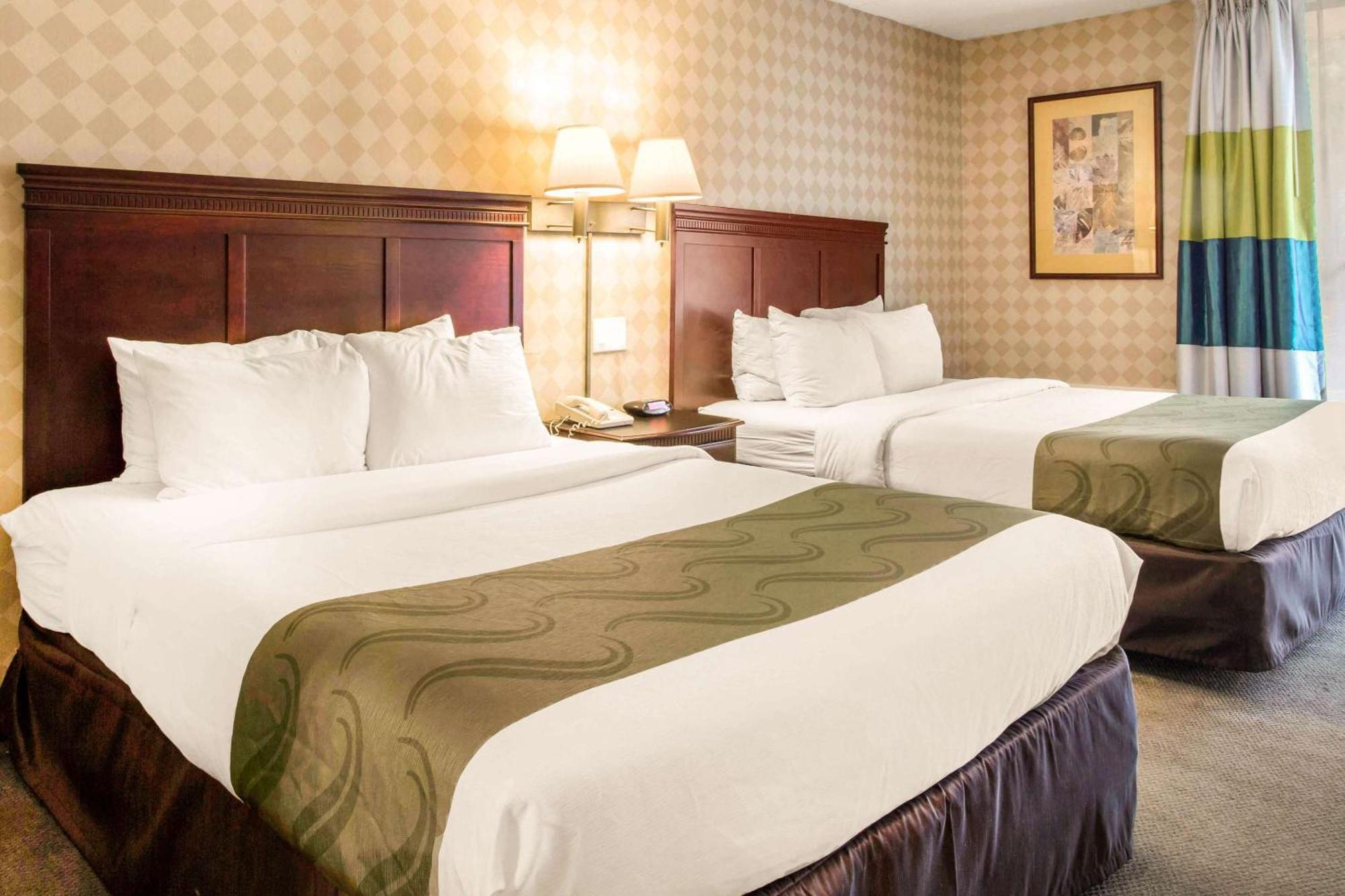 Quality Inn West Springfield Bagian luar foto