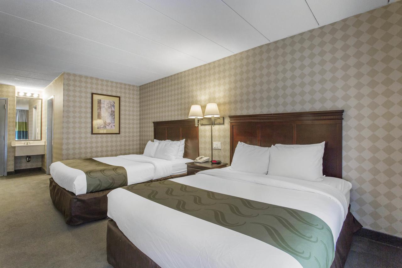 Quality Inn West Springfield Bagian luar foto